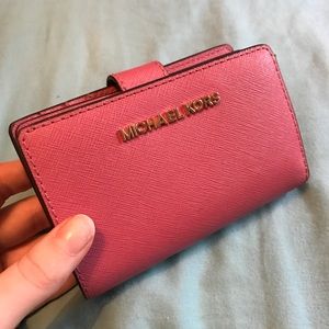 Mauve Michael Kors Wallet!